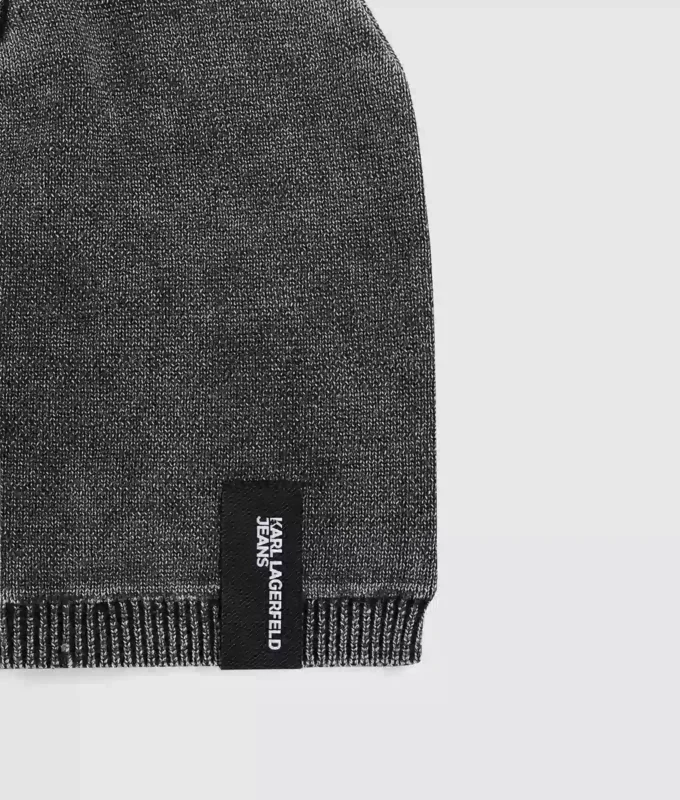 Beanie met gewassen logopatch