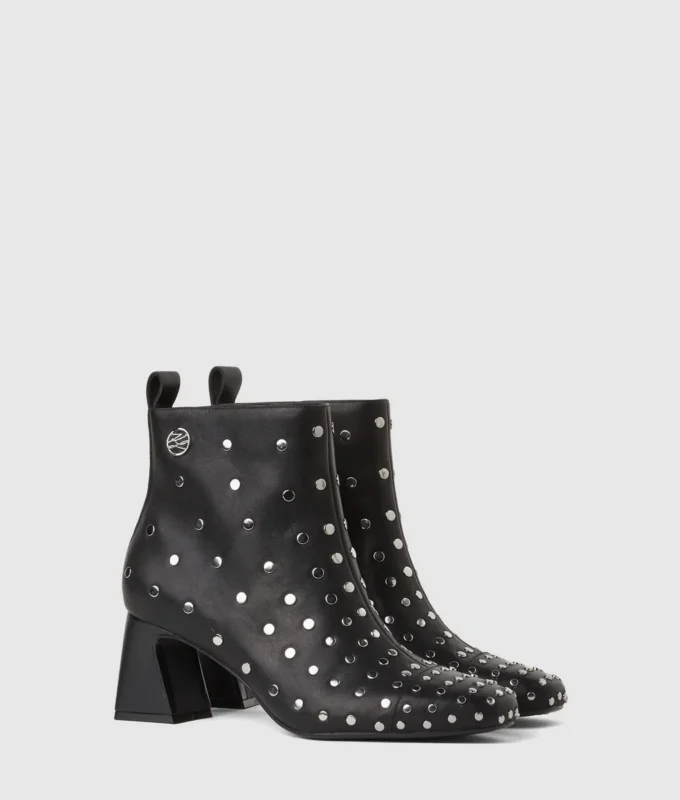 Beata enkellaarsjes met studs