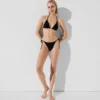 BIKINIBROEKJE MET STRIKJES AAN DE ZIJKANT
