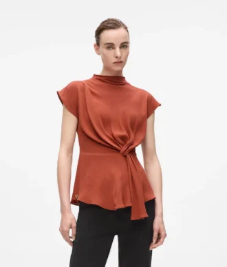 BLOUSE MET KORTE MOUWEN EN KNOP