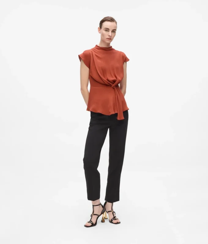 BLOUSE MET KORTE MOUWEN EN KNOP