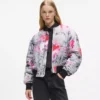 Bomberjack met all-over verfprint