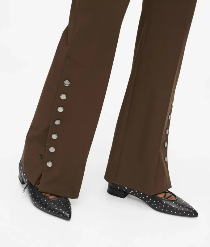 Broek met drukknopen