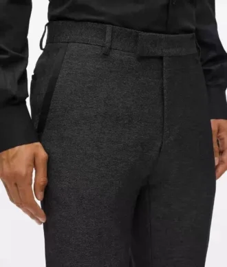 Broek met satijnen details