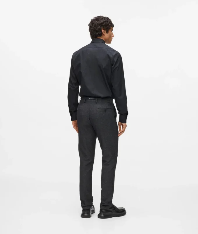 Broek met satijnen details