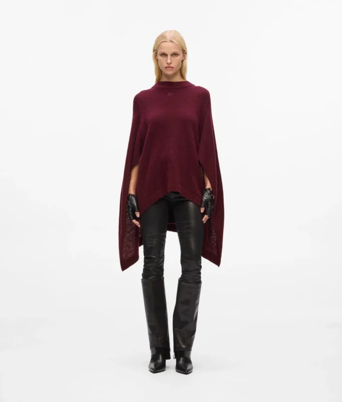 Cape met col