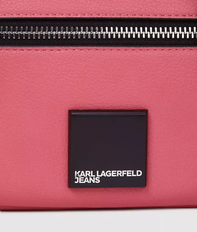 Crossbody cameratas met boxlogo