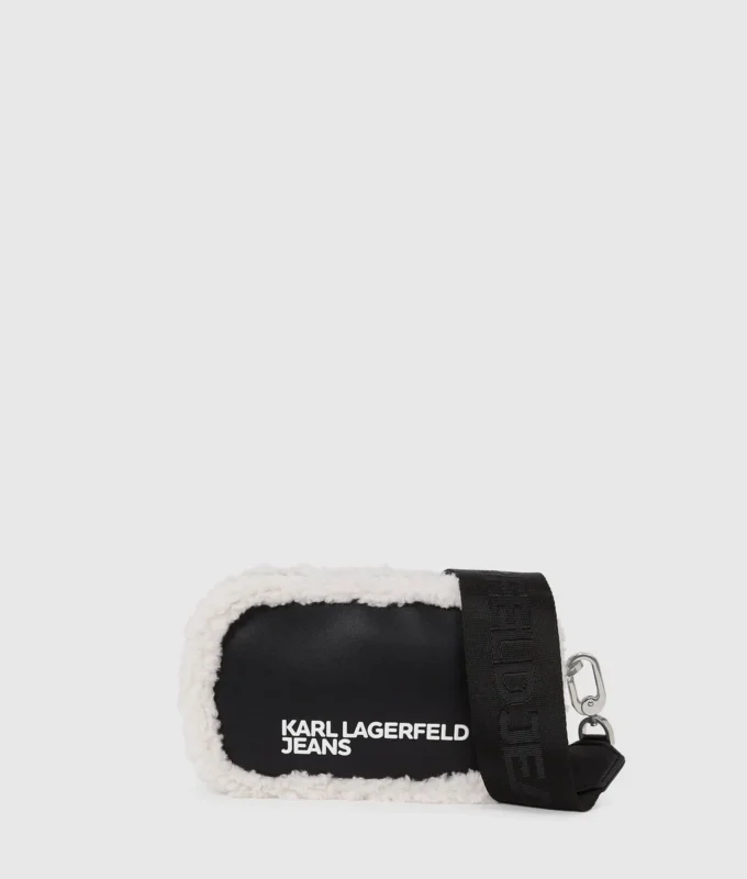 Crossbody cameratas van schapenvacht