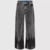 Gebleekte laag uitgesneden jeans met wijde pijpen