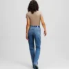 HIGH-RISE STRAIGHT JEANS