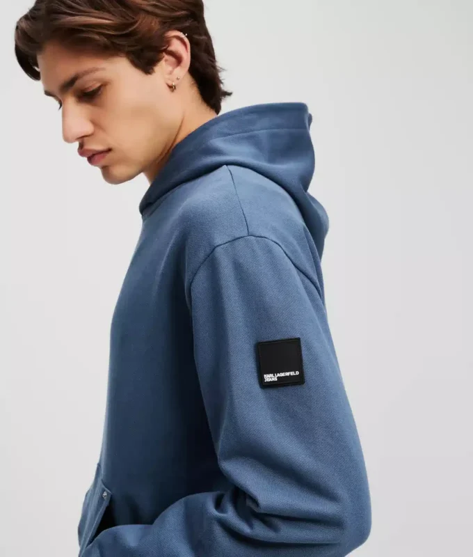HOODIE MET LOGOPATCH