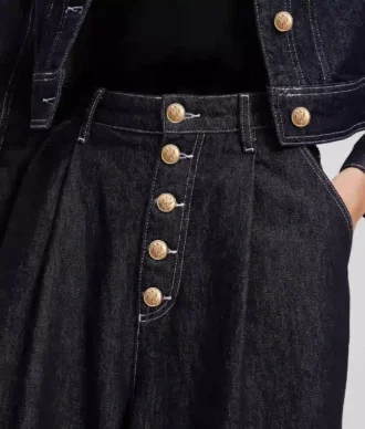 JEANS MET KNOPEN EN WIJDE PIJPEN
