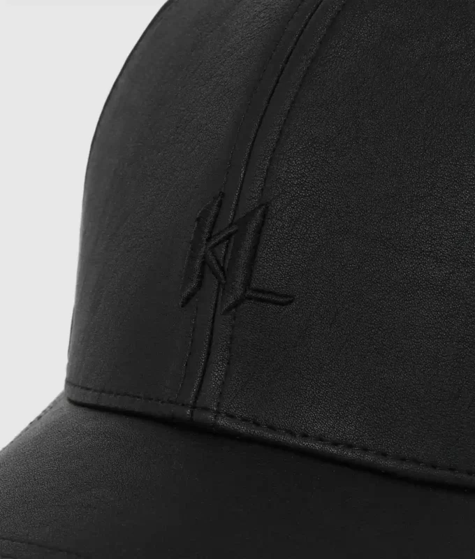 K/Monogram-pet