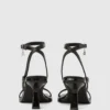 Karmel sandalen met hak en enkelbandje