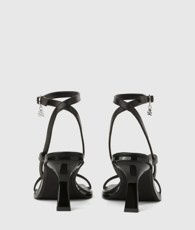Karmel sandalen met hak en enkelbandje