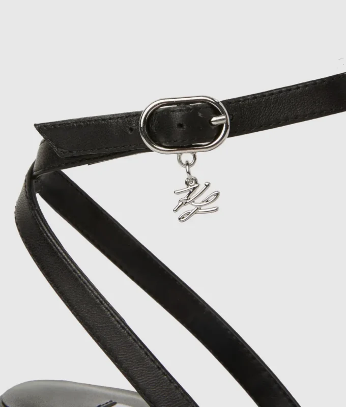 Karmel sandalen met hak en enkelbandje