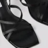 KARMEL SIGNIA SANDALEN MET KETTINGRIEM EN HIEL
