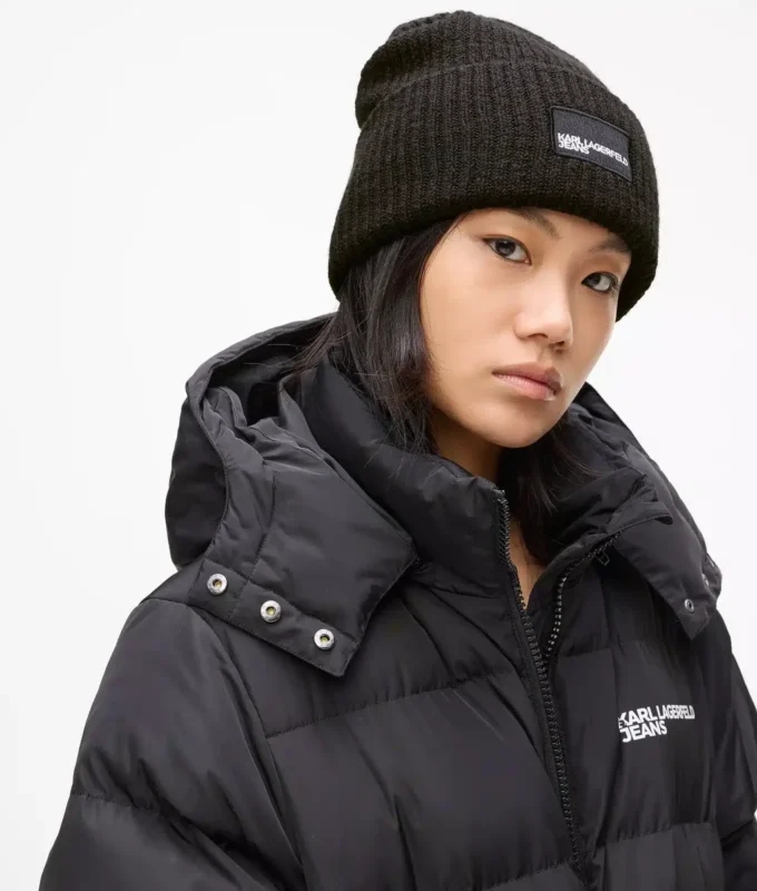 Lange beanie met logopatch