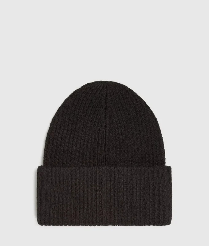 Lange beanie met logopatch