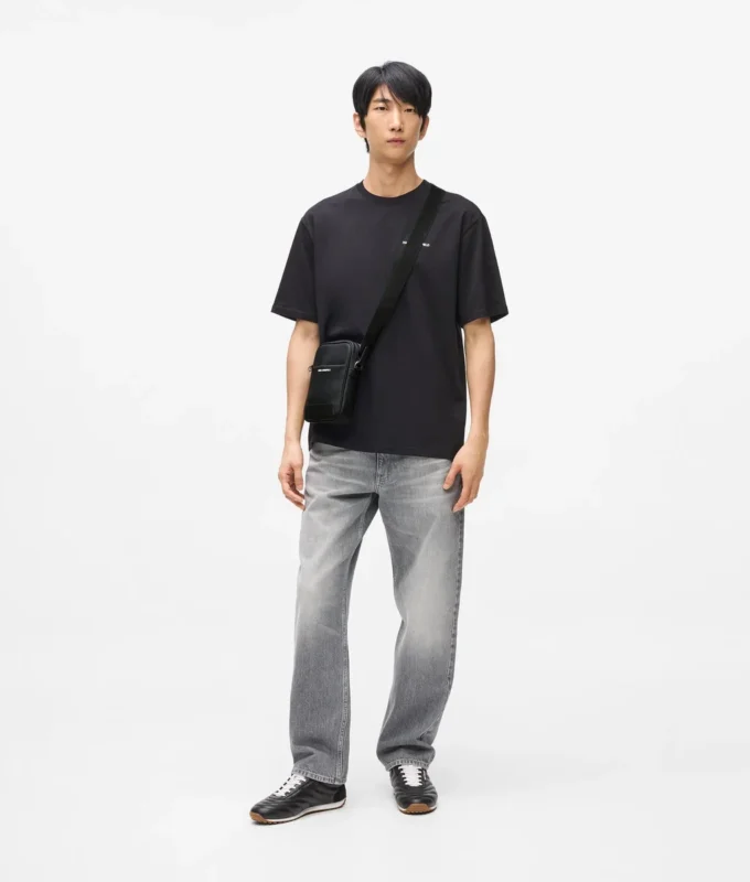 Minimalistische crossbodytas met logo