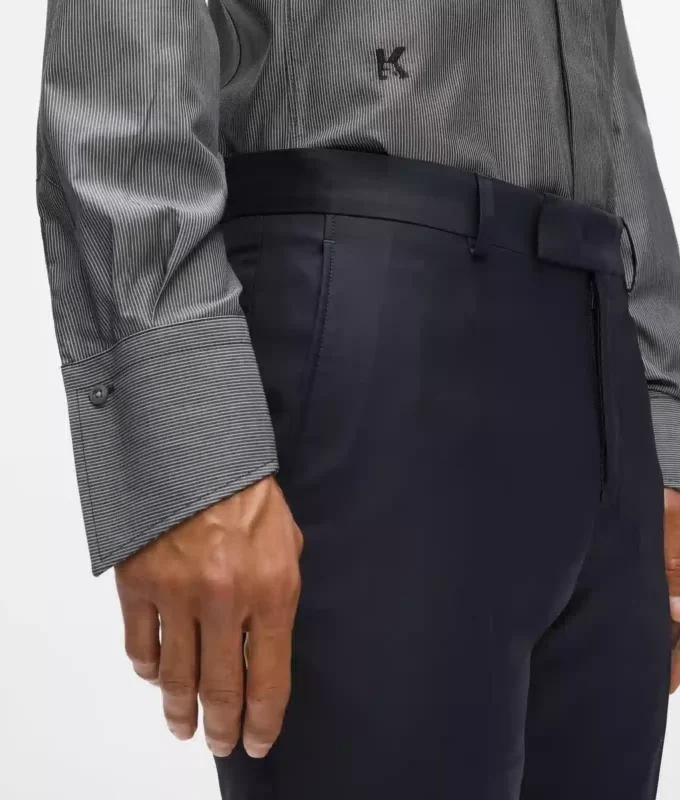 Overhemd met diagonale manchetten