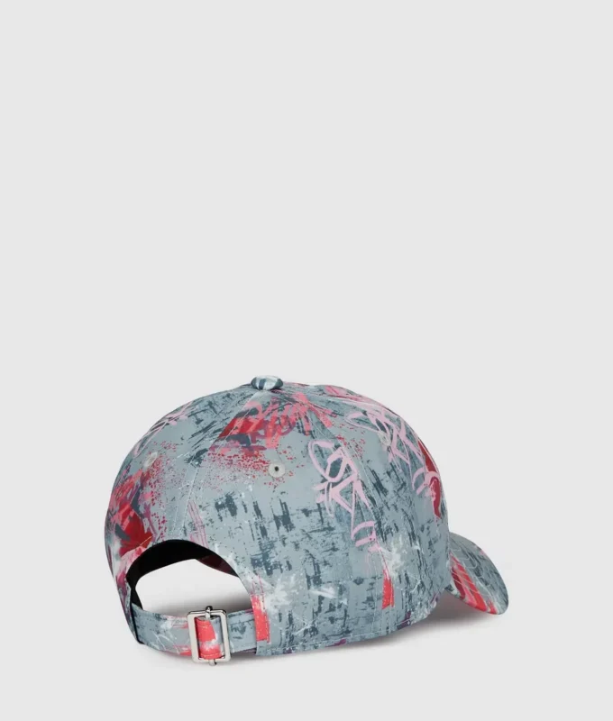 Pet met all-over graffitiprint