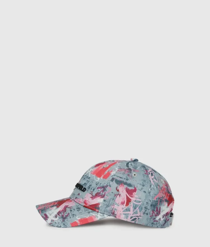 Pet met all-over graffitiprint