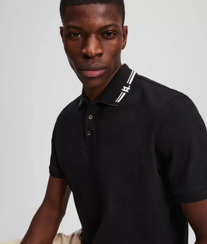 POLOSHIRT MET CONTRASTERENDE BIJZONDERHEDEN