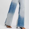 RELAXED COLOR-BLOCK JEANS