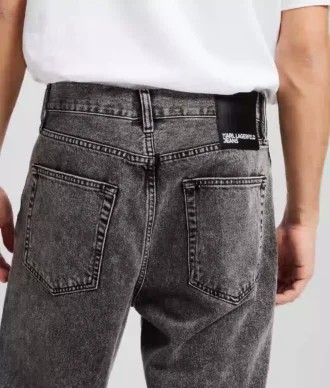 RELAXED JEANS