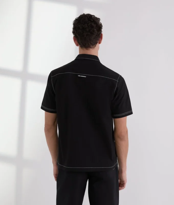 SHIRT MET KORTE MOUWEN EN CONTRASTSTIKKING