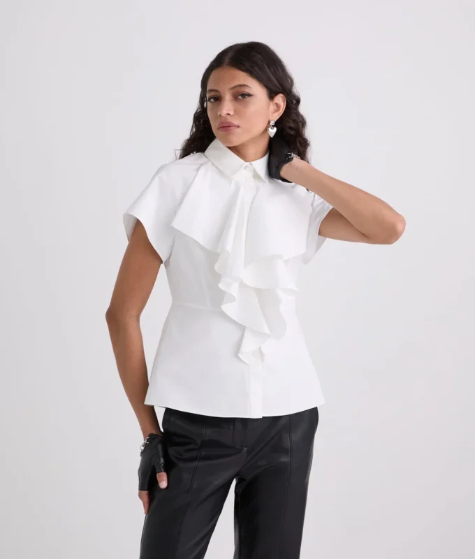 SHIRT MET KORTE MOUWEN EN RUFFLES