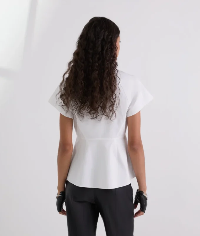 SHIRT MET KORTE MOUWEN EN RUFFLES