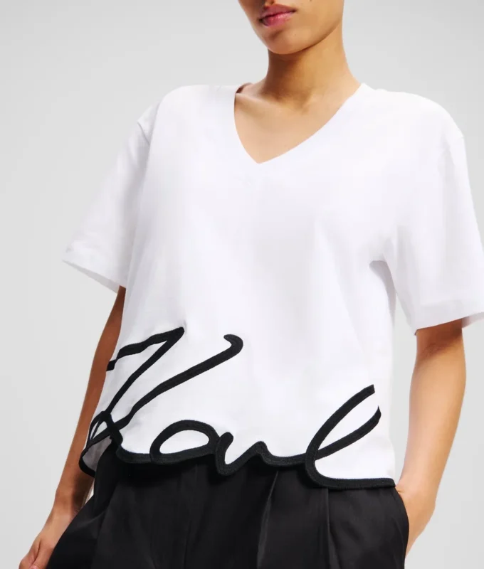 SIGNATURE T-SHIRT MET V-HALS