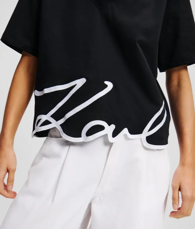 SIGNATURE T-SHIRT MET V-HALS
