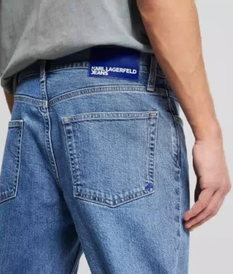 STRAIGHT JEANS