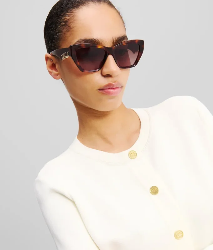 SUNGLASSES MET UITGESNEDEN SIGNATURE