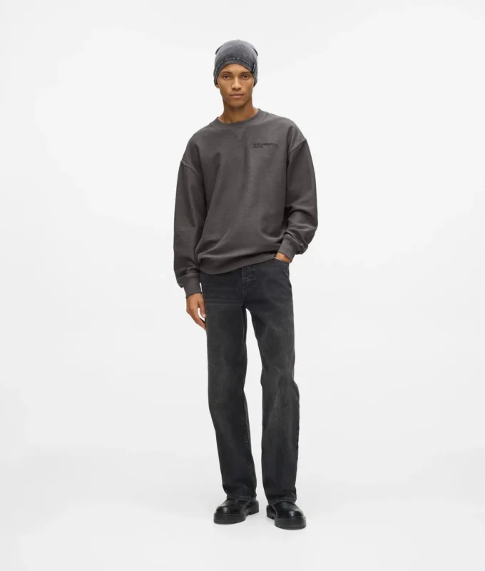Sweatshirt binnenstebuiten