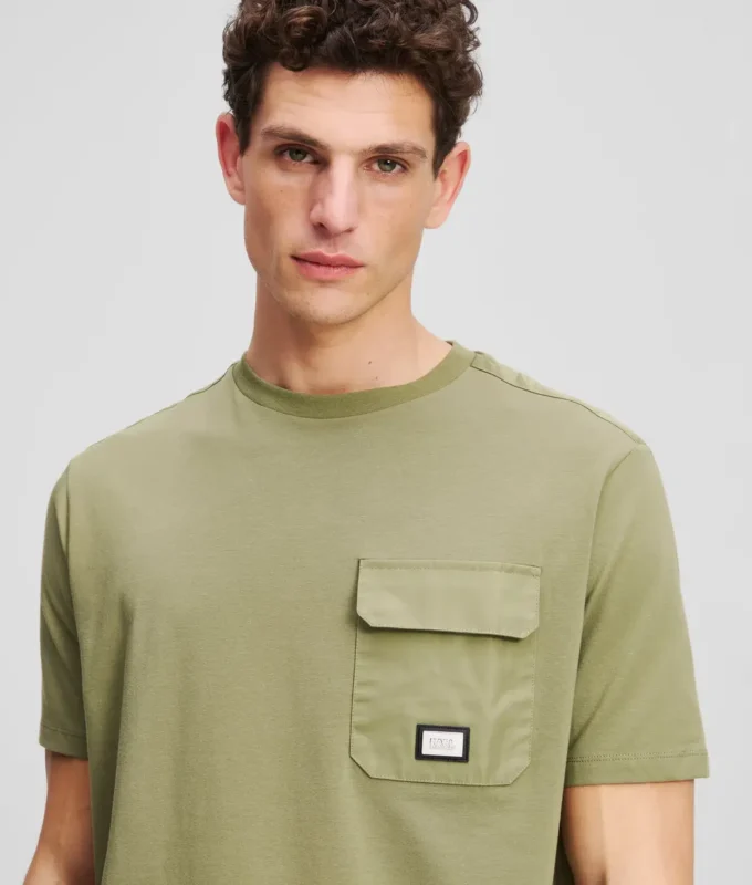 T-SHIRT MET BORSTZAK