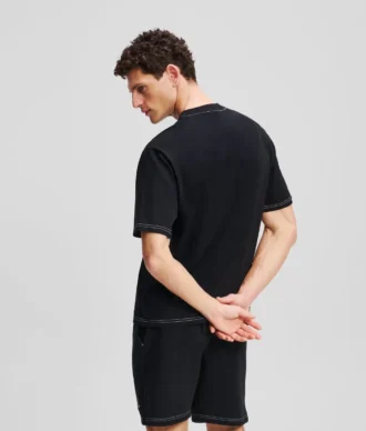 T-SHIRT MET CONTRASTSTIKKING