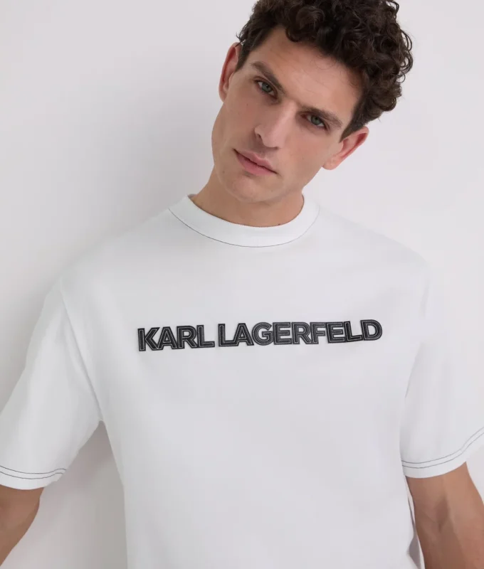 T-SHIRT MET CONTRASTSTIKKING