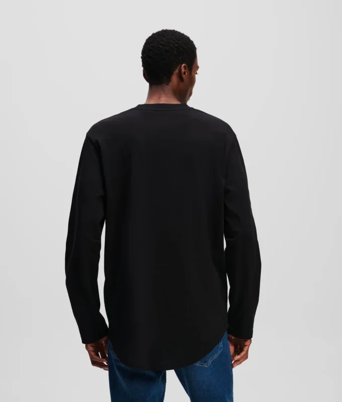 T-SHIRT MET LANGE MOUWEN