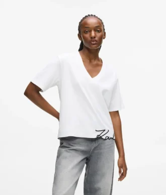 T-shirt met V-hals en kenmerkende zoom