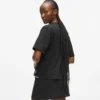 T-shirt met V-hals en kenmerkende zoom