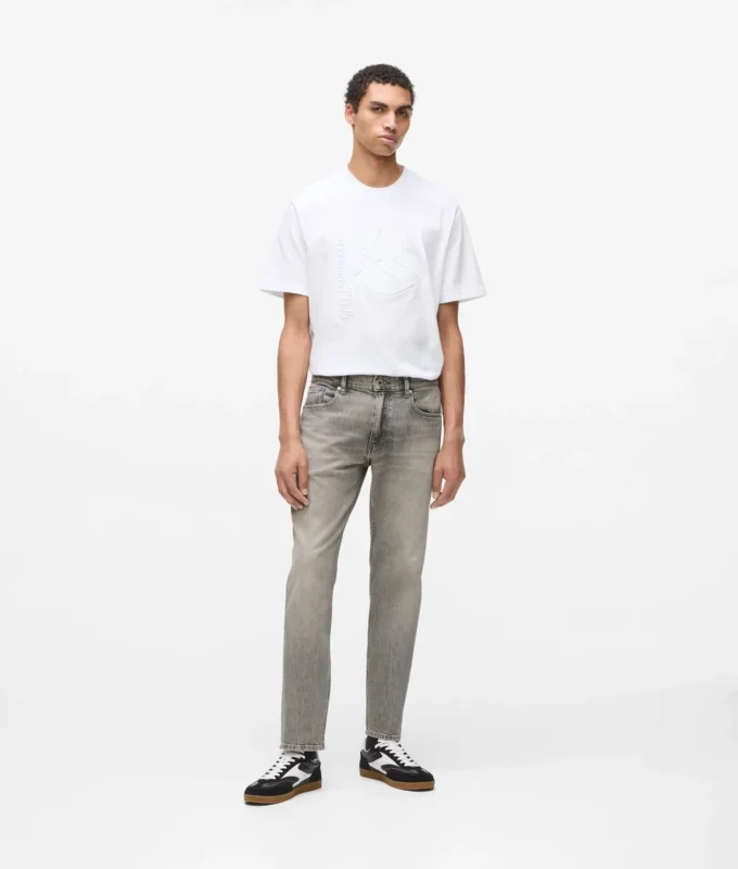 Tapered jeans