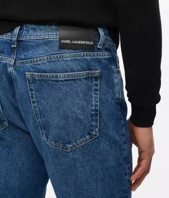 Tapered jeans